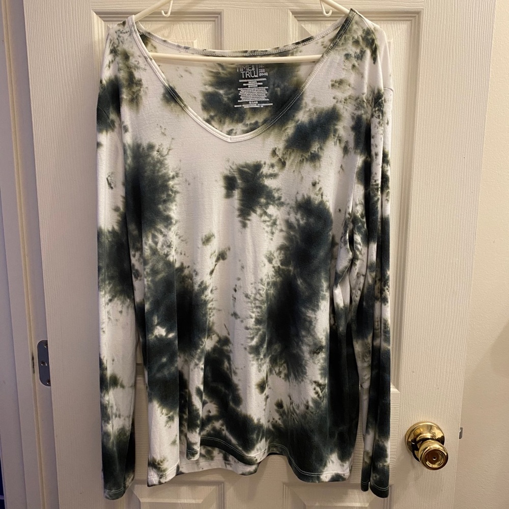 olive green tye-dye shirt